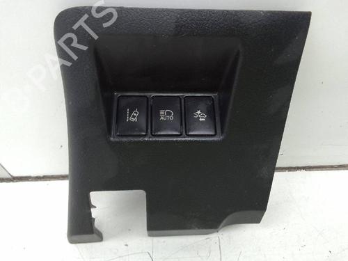 Used Switch TOYOTA YARIS (_P13_) 1.5 (NSP131_) (112 hp) 20302378
