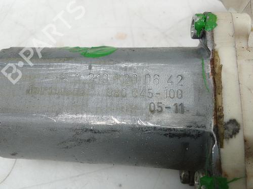 Right rear window motor MERCEDES-BENZ CLS (C219)  | BP25753353E22