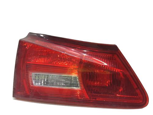 Feu de coffre gauche LEXUS IS II (_E2_) 220d (ALE20) (177 hp) 32362073