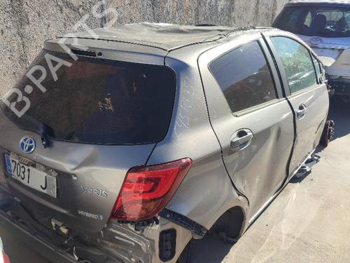 Used Right front shock absorber TOYOTA YARIS (_P13_) 1.5 Hybrid (NHP130_, NHP130) (101 hp) 18580167