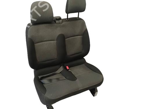 Sæde højre fortil Sæde højre fortil RENAULT TRAFIC III Van (FG_) 2.0 dCi 130 (FGMY) (131 hp) 34422696 34422696
