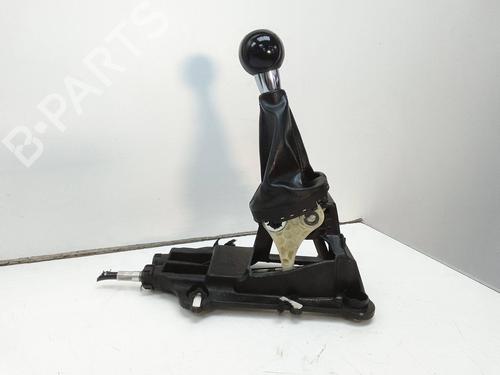 Used Gear lever Gear lever MINI MINI (F56) Cooper D (116 hp) 18582028 18582028