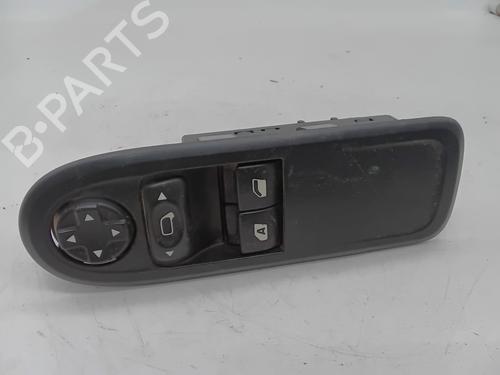Interrupteur de vitre avant gauche CITROËN C3 II (SC_) 1.4 HDi 70 (SC8HZC, SC8HR0, SC8HP4) (68 hp) 28490535