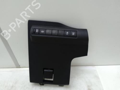 Used Switch TOYOTA COROLLA Saloon (_E21_) 1.8 VVTi Hybrid (ZWE211) (122 hp) 28149289