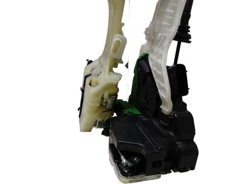 front-right-lock-kia-carens-iv-2013-35976380 main image