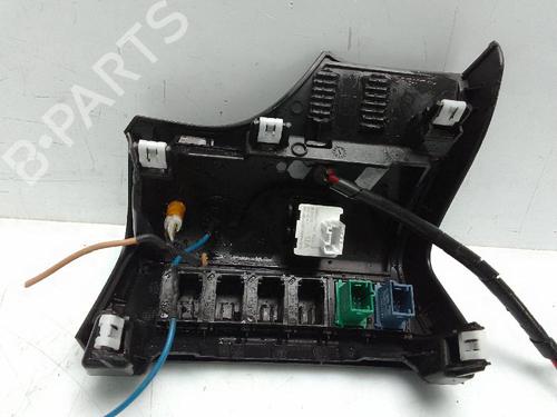 Switch PEUGEOT RIFTER 1.5 BlueHDi 130 | BP24304743I30 