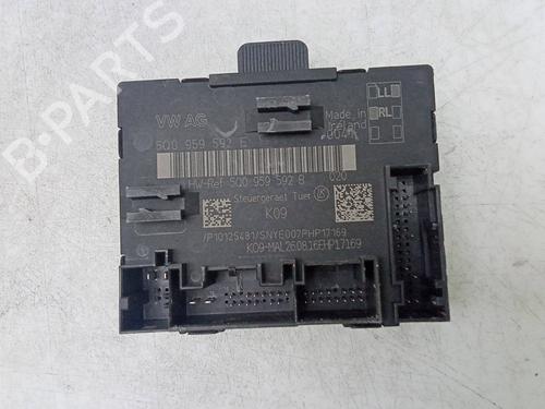 Used Comfort control module Comfort control module VW PASSAT B8 (3G2, CB2) 2.0 TDI (150 hp) 20207888 20207888