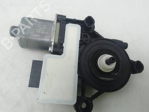 Right rear window motor SKODA KAROQ (NU7, ND7) 2.0 TDI | BP21549903E22 