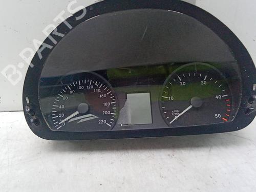 Used Instrument cluster MERCEDES-BENZ VITO Van (W638) 110 CDI 2.2 (638.094) (102 hp) 26161360