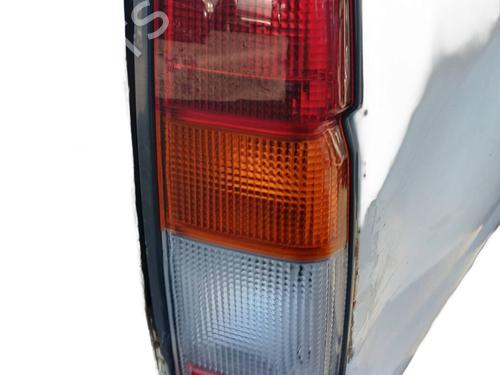 Højre baglygte NISSAN NAVARA (D22) 2.5 D 4x4 (133 hp) 18593072