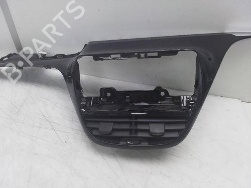 Air vent PEUGEOT 208 I (CA_, CC_) 1.2 THP 110 | BP19505934I21