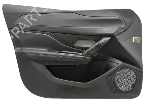 Używane Tapicerka drzwi przednich lewych PEUGEOT 308 III (FB_, FH_, FP_, F3_, FM_) PureTech 130 (FPHNSL, FPHNST) (131 hp) 30803036