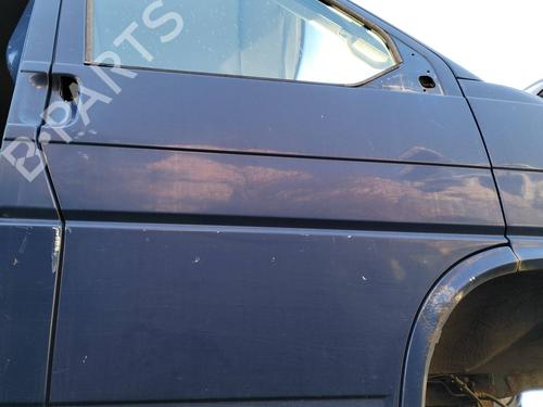 Used Right front door VW TRANSPORTER T4 Van (70A, 70H, 7DA, 7DH) 2.4 D (78 hp) 26161459
