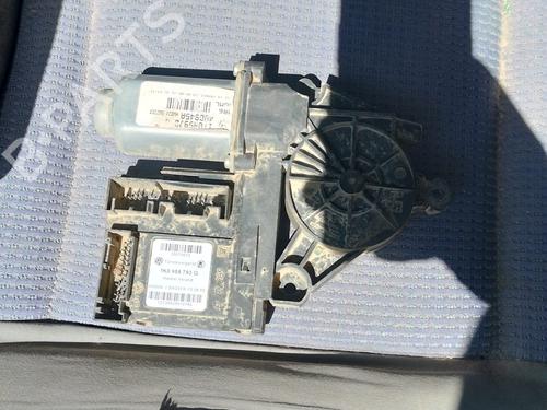 Used Left front window motor Left front window motor VW CADDY III MPV (2KB, 2KJ, 2CB, 2CJ) 2.0 TDI (140 hp) 34581025 34581025