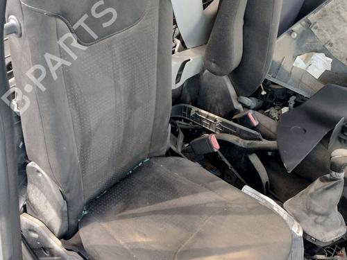 Sæde højre fortil Sæde højre fortil FORD TRANSIT COURIER V769 Box Body/MPV (N3P) 1.5 EcoBlue (101 hp) 33870998 33870998
