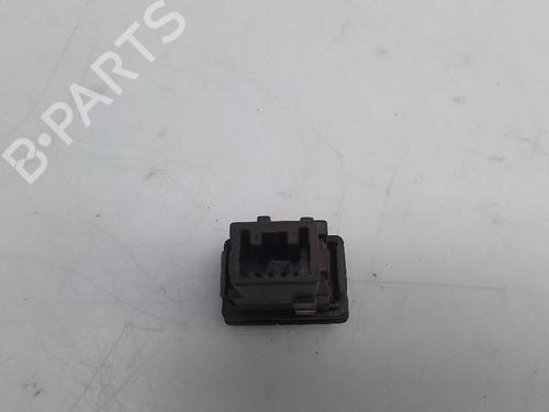 Used Headlight switch TOYOTA YARIS (_P13_) 1.5 Hybrid (NHP130_, NHP130) (101 hp) 23643351