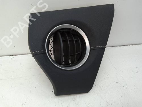 air-vent-vw-tiguan-ad1-ax1-55404-02270-2016-18585501 main image