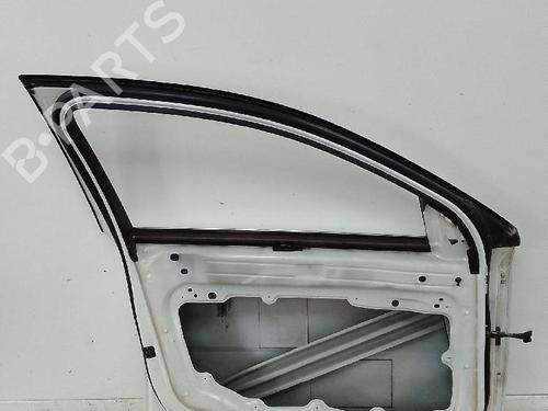 Used Left front door VOLVO V70 III (135) 2.4 D (175 hp) 24736737