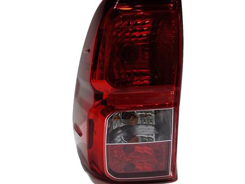 Used Left taillight TOYOTA HILUX VIII Pickup (_N1_) 2.4 D 4WD (GUN125_, GUN125R) (150 hp) 30272897