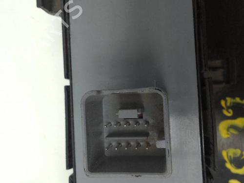 Used Left front window switch SEAT LEON (1P1) [2005-2013]  23207606
