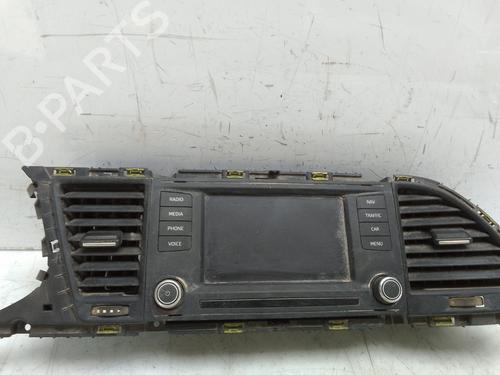 Used Display monitor SEAT LEON ST (5F8) 2.0 TDI (150 hp) 28714062