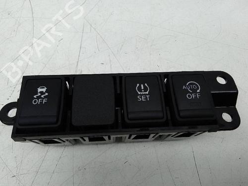 Used Switch NISSAN JUKE (F15) 1.5 dCi (110 hp) 19707902