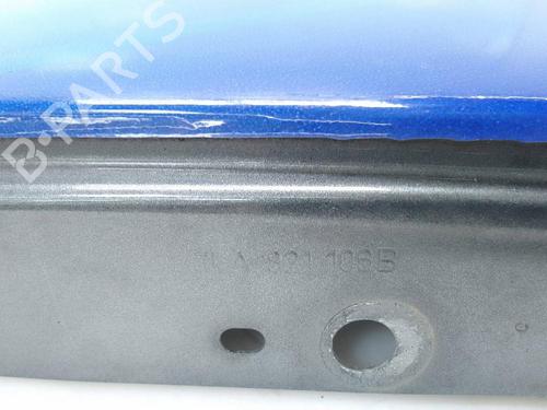 Guarda-lamas direito VW MULTIVAN T5 (7HM, 7HN, 7HF, 7EF, 7EM, 7EN) 2.0 TDI 7LA821106B