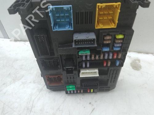 Used Fuse box PEUGEOT 3008 II SUV (MC_, MR_, MJ_, M4_) 1.6 THP 165 (M45GYW, M45GZW, M45GYV) (165 hp) 18785880