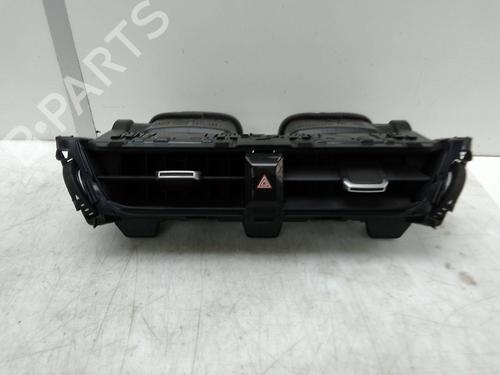 air-vent-toyota-corolla-saloon-_e21_-2019-28149266 main image