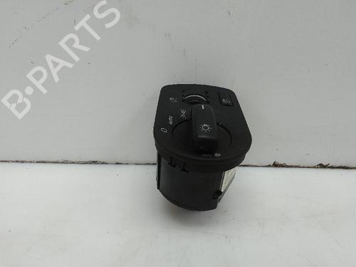 Used Headlight switch AUDI A3 Sportback (8PA) 2.0 TDI (136 hp) 24102755