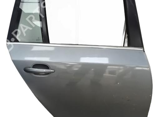 Porta posteriore destra Porta posteriore destra BMW 5 Touring (E61) 530 d (218 hp) 35945097 35945097
