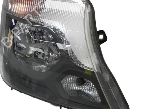 Used Right headlight MERCEDES-BENZ SPRINTER 3-t Van (B906) 213 CDI (906.611, 906.613) (129 hp) 31090415
