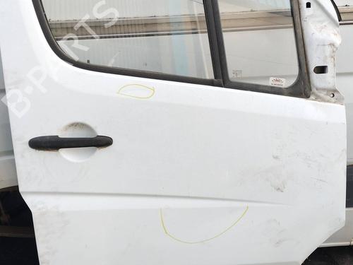 Used Right front door MERCEDES-BENZ SPRINTER 3,5-t Van (B906) 316 CDI (906.631, 906.633, 906.635, 906.637) (163 hp) 26052531