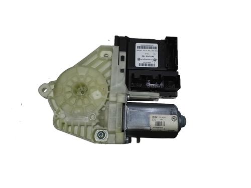 Used Right front window motor Right front window motor VW GOLF VI (5K1) 1.6 TDI (105 hp) 33303121 33303121