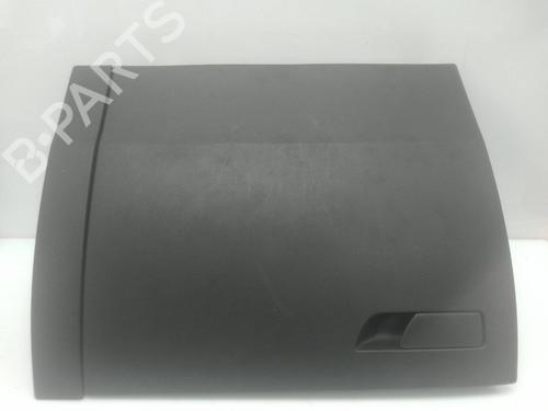 Used Glove box Glove box SEAT ATECA (KH7, KHP) 2.0 TDI 4Drive (190 hp) 21566569 21566569