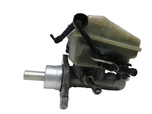 brake-fluid-reservoir-opel-astra-h-a04-2004-2005-2006-2007-2008-2009-2010-2011-2012-2013-2014-31376450 main image