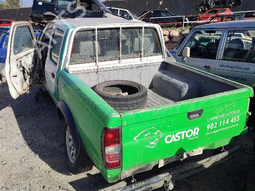 Used Left front steering knuckle NISSAN PICK UP (D22) 2.5 TD 4WD (103 hp) 18588898