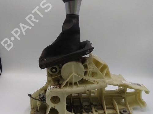 Used Gear lever VOLVO V60 I (155) D3 / D4 (163 hp) 26050256