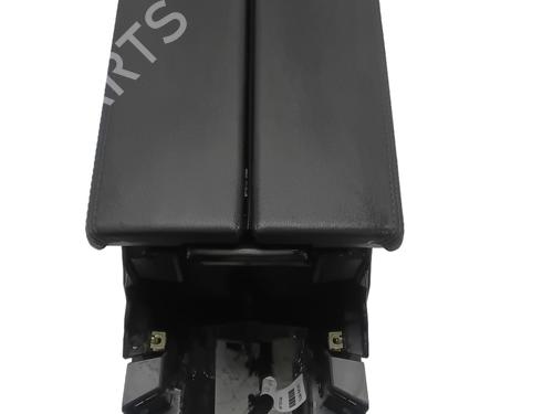 Used Armrest / Center console PEUGEOT 308 III (FB_, FH_, FP_, F3_, FM_) PureTech 130 (FPHNSL, FPHNST) (131 hp) 30803079