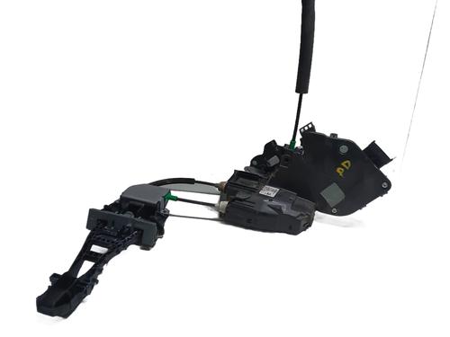 front-right-lock-jaguar-f-pace-x761-2015-34153435 main image