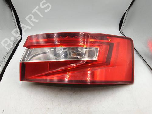 Høyre baklys SKODA SUPERB III (3V3) 2.0 TDI (150 hp) 30050951