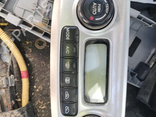 Used Climate control Climate control 39137531 39137531