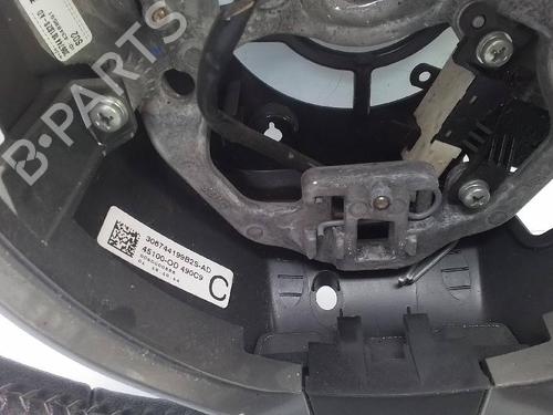Used Steering wheel TOYOTA YARIS (_P13_) 1.5 Hybrid (NHP130_, NHP130) (101 hp) 23643325