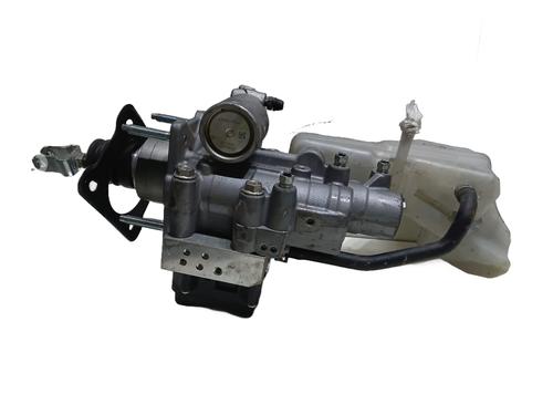 Used Brake master cylinder Brake master cylinder TOYOTA C-HR (_X1_) 1.8 Hybrid (ZYX10_, ZYX11_, ZYX10R, ZYX11R) (122 hp) 33771411 33771411