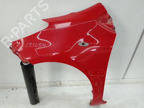 Used Left front fenders TOYOTA YARIS (_P9_) 1.4 D-4D (NLP90_, NLP90R) (90 hp) 23217457