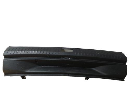 Used Tailgate trim Tailgate trim SEAT ARONA (KJ7, KJP) 1.0 TSI (95 hp) 33266135 33266135