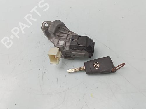 ignition-barrel-toyota-aygo-_b4_-2014-23207608 main image