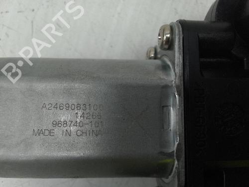 Portierruitmotor linksachter MERCEDES-BENZ A-CLASS (W176) A 180 CDI / d (176.012) (109 hp) 18738655