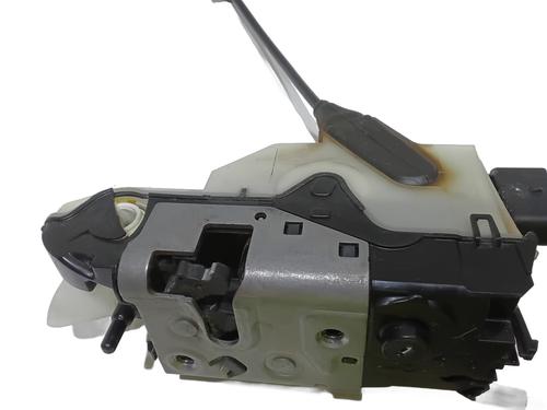 Front left lock PEUGEOT 2008 I (CU_) 1.2 PureTech 82 | BP30527256C98 