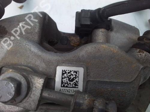 Used Right front brake caliper MERCEDES-BENZ GLA (H247) GLA 200 d (247.712) (150 hp) 25018644